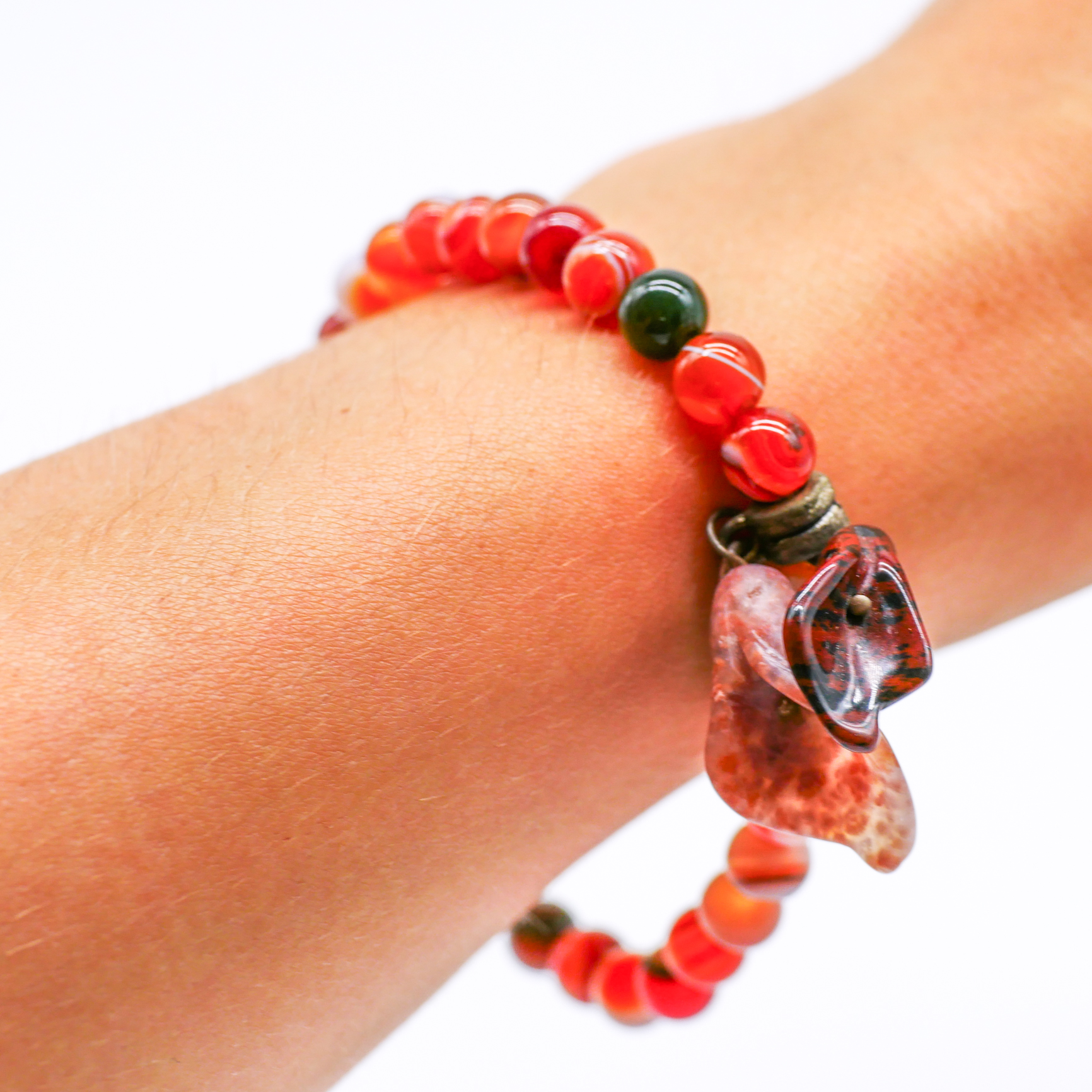 "Buddha" Armband auf Gummi, moccafarbener Achat mit Obsidian- und Jaspisblüte