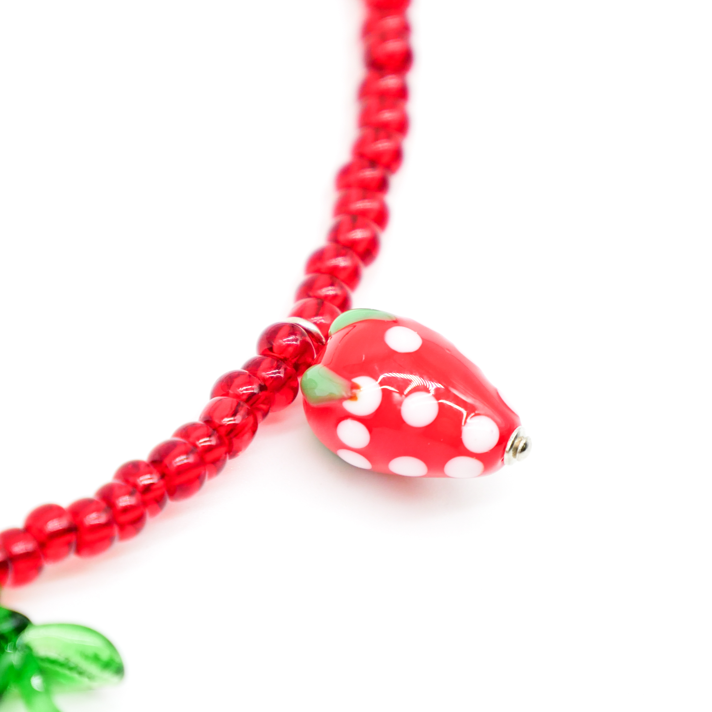 "Summer Feeling", Kette rote Glasperlen mit Anhänger Cherry und Strawberry