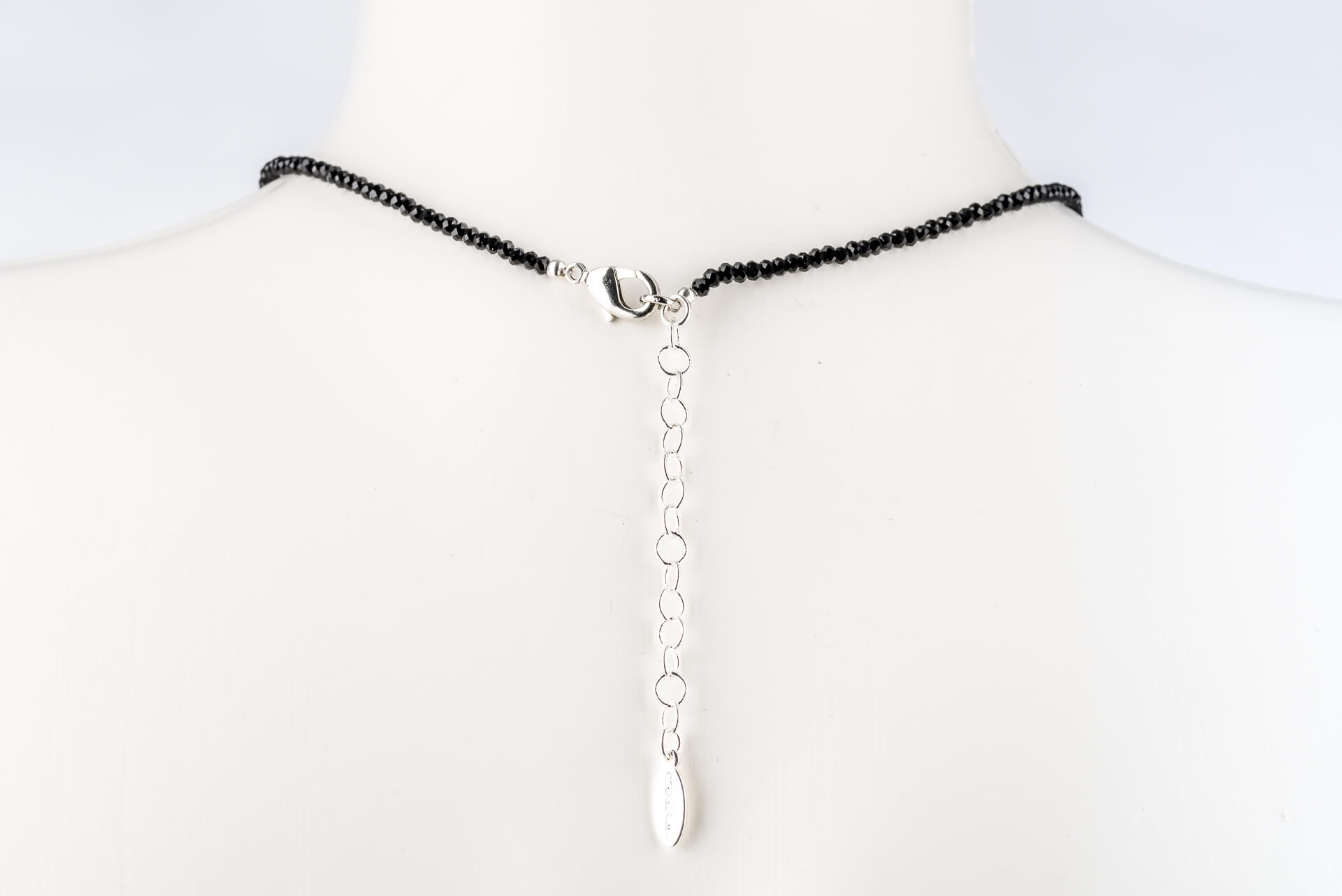 "Freshwater Pearls" kurze Kette, flache Süßwasserperle, schwarz