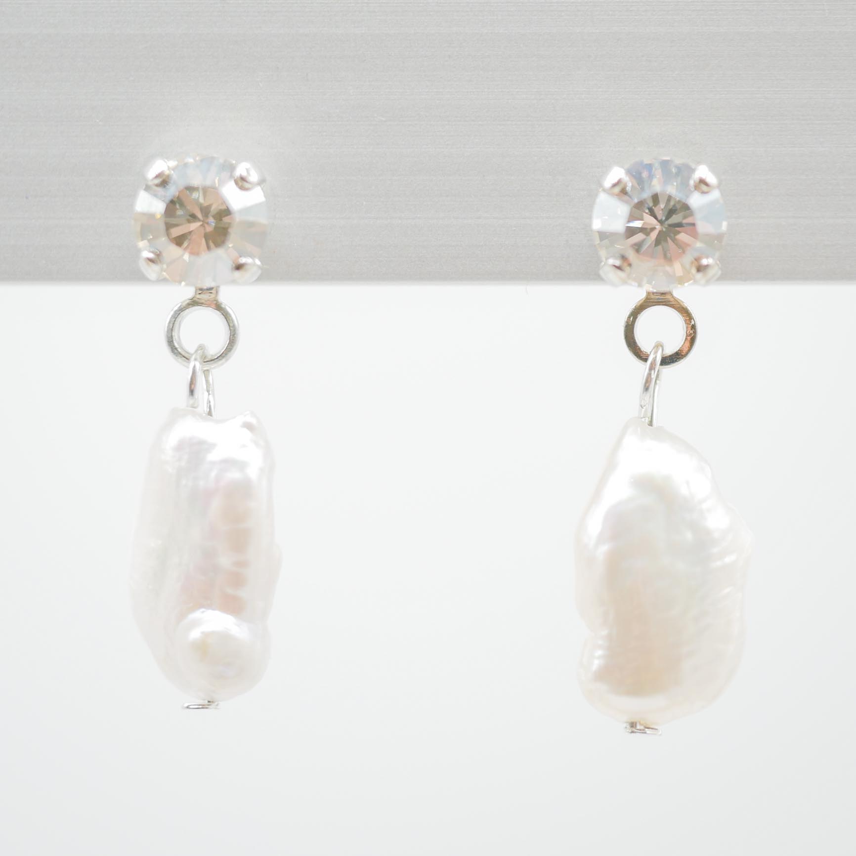 Ohrstecker "Freshwater Pearls" aus Süßwasserperlen, white-crystal