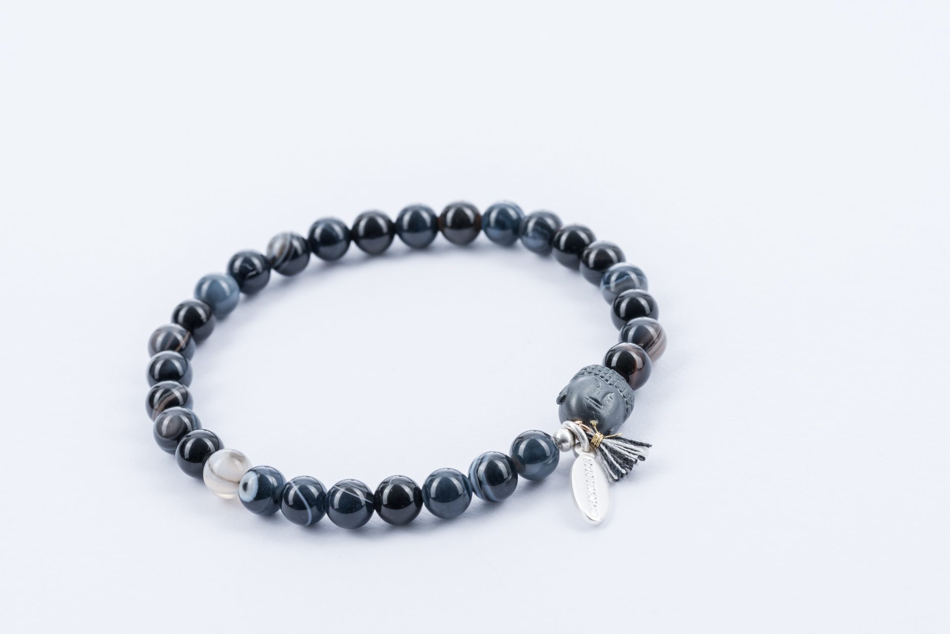 "Buddha" Armband auf Gummi, schwarz-grau gefärberter Achat mit Hämatit Buddha