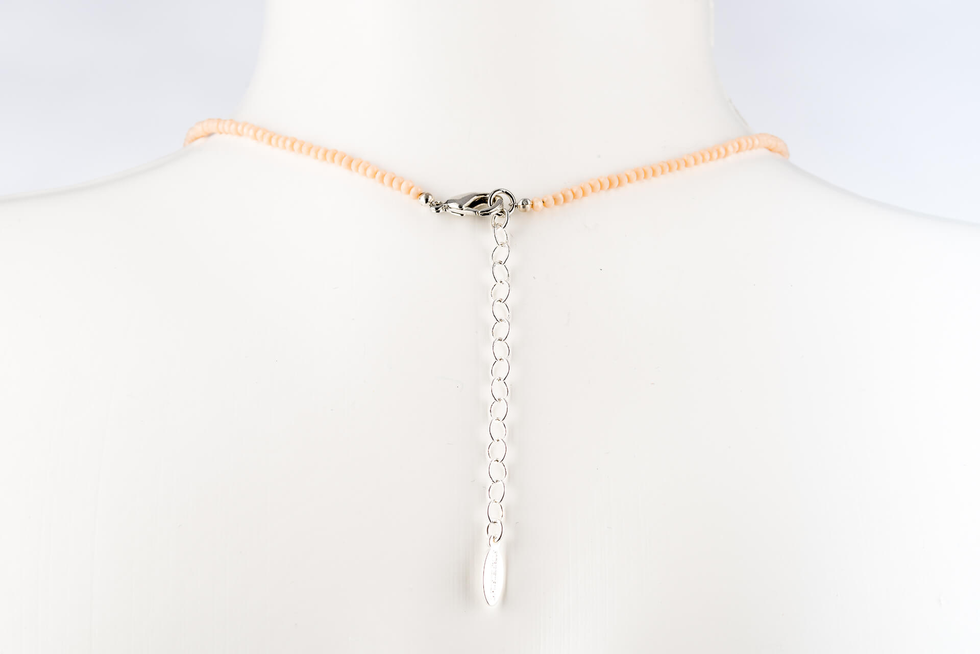 "Freshwater Pearls" kurze Kette, flache Süßwasserperle, skin