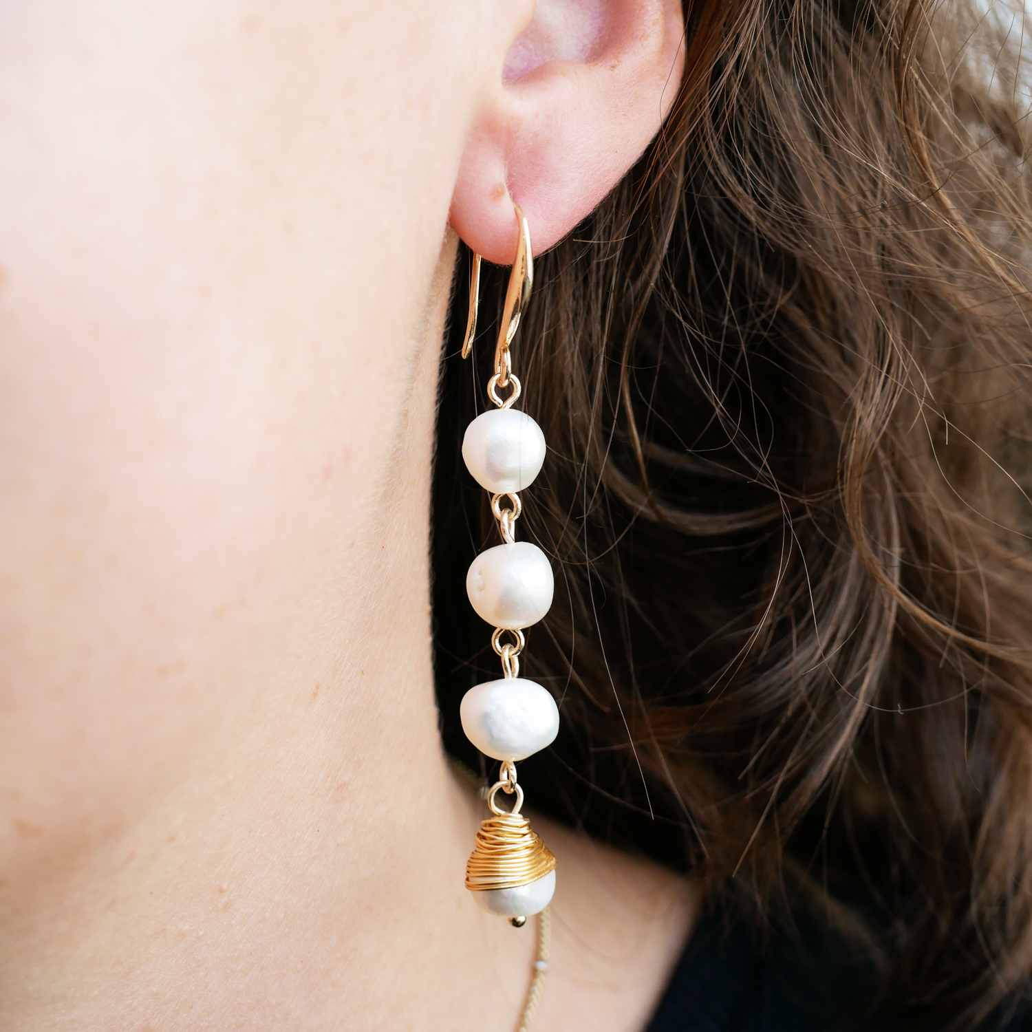 "Freshwater Pearls" Ohrring Hänger mit vier Süßwasserperlen, vergoldet