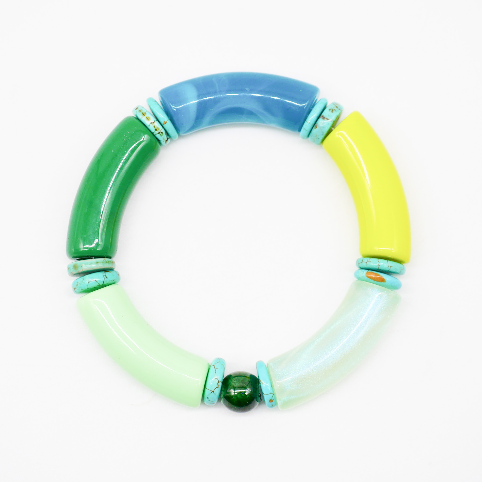 Armband "Tube" auf Gummi, gebogene Kunststoffelemente + Howite, grün