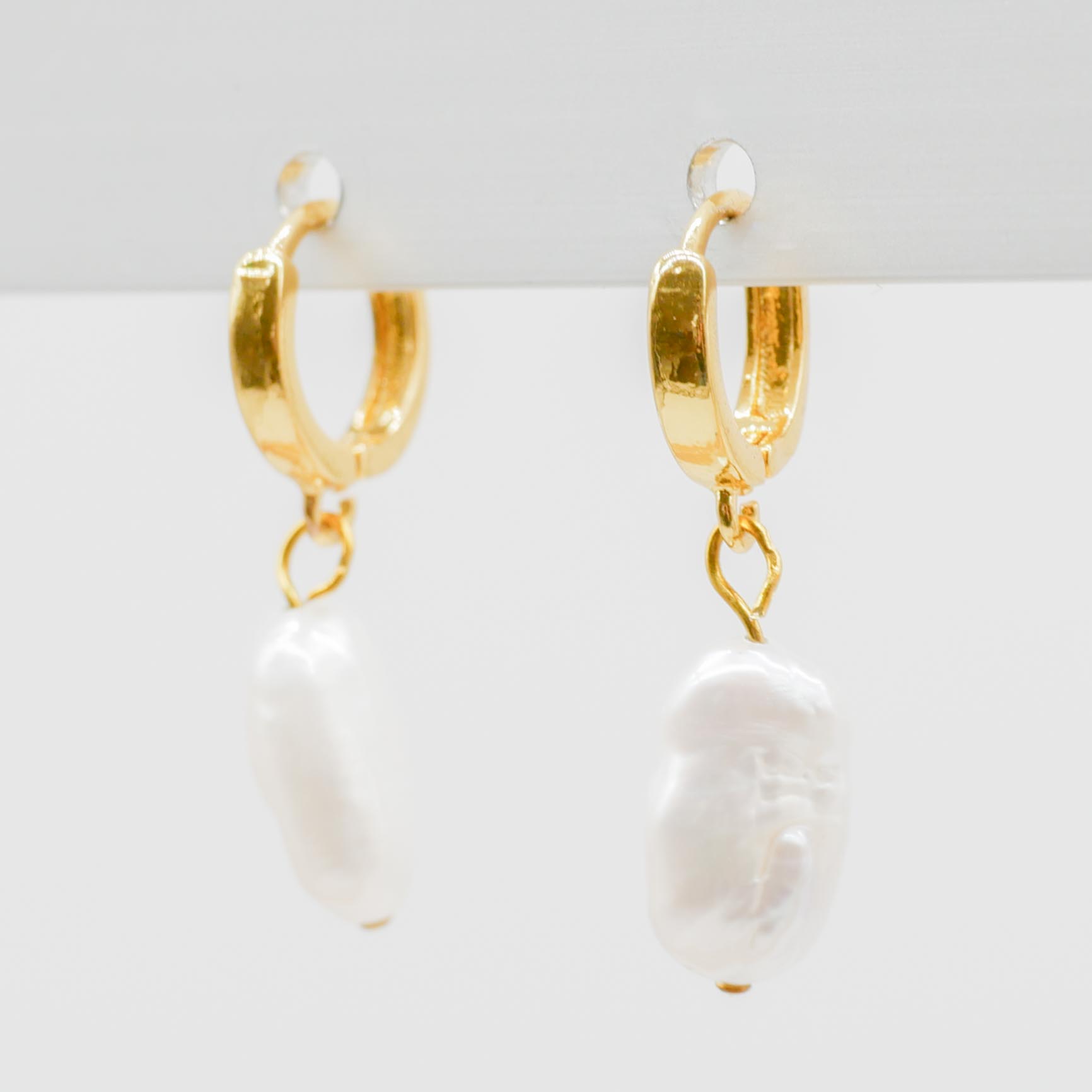 "Freshwater Pearls"  Ohrstecker "Pearls" mit SWZ Perlen, vergoldet