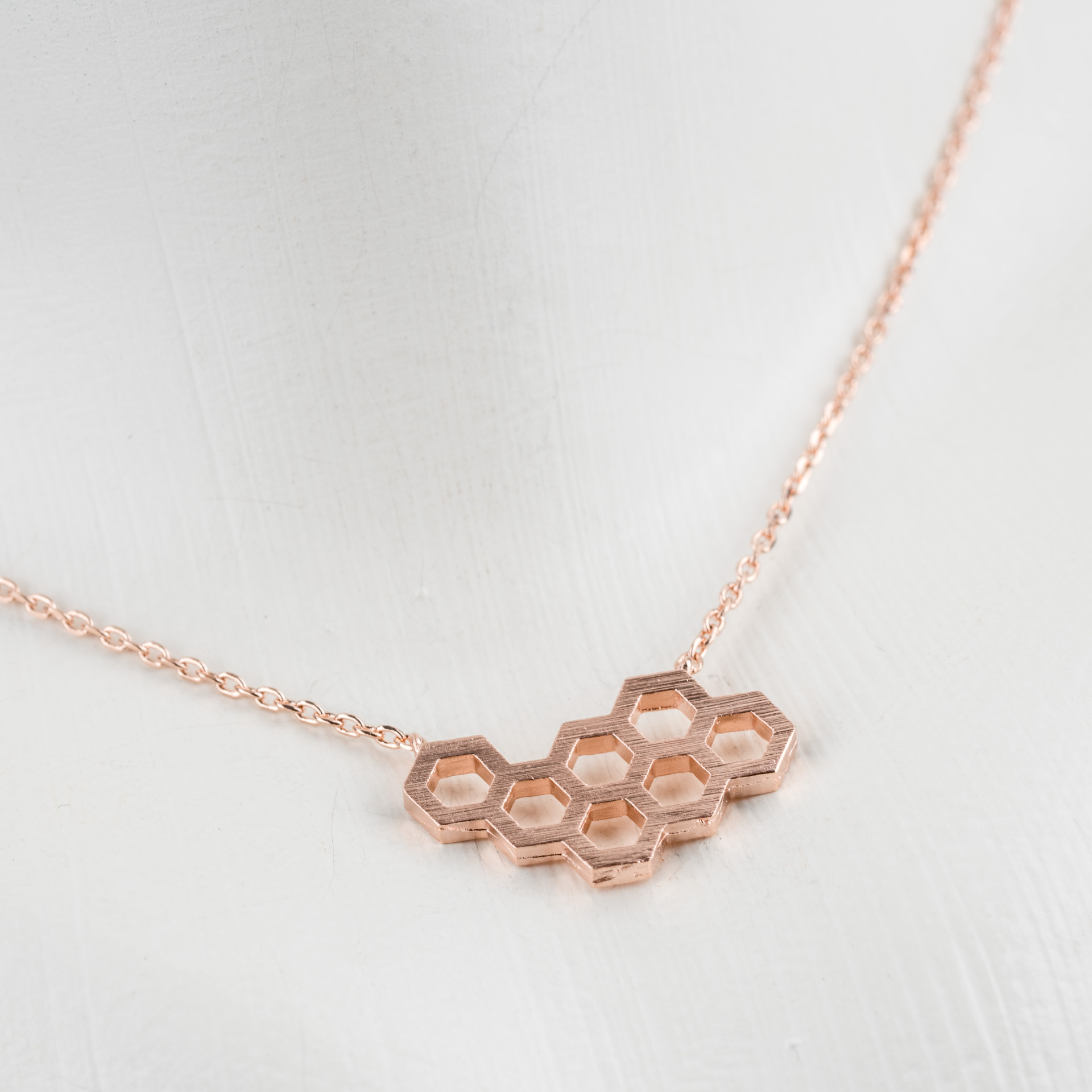 "Fine Filigré" feine kurze Metallkette, Honey Bee, rosé vergoldet